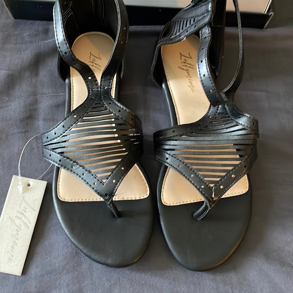 Women sandals